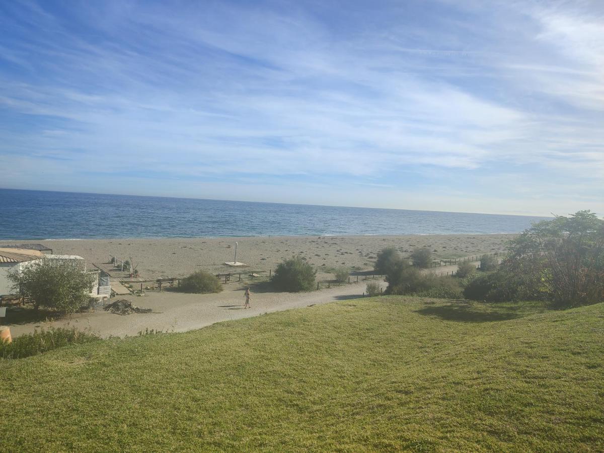 Apartamento Junto A La Playa Zona Tranquila Манилва Экстерьер фото